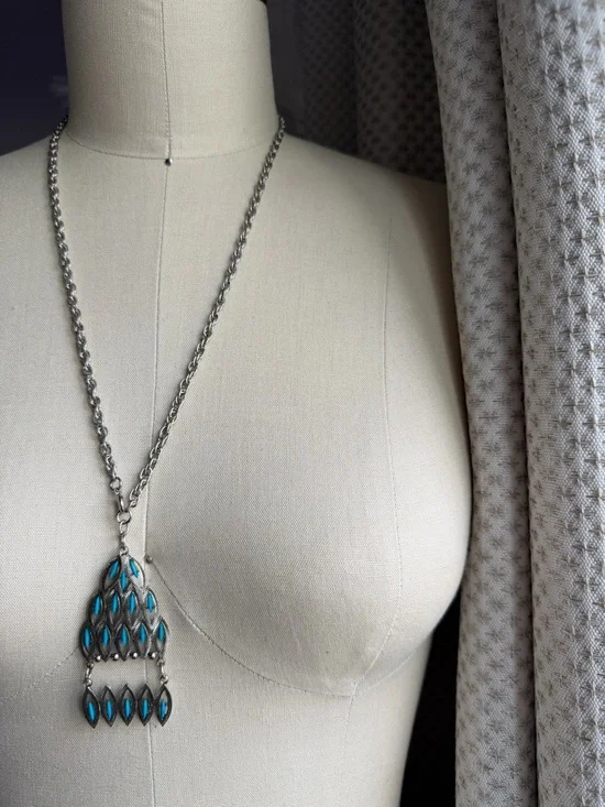 Vintage | Silver-tone Turquoise Color Pendant Dangle Bohemian 24 Inch Necklace - Picture 10 of 12